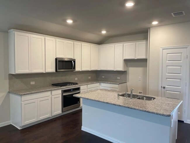 Foto del edificio - 5405 Fairdale Dr