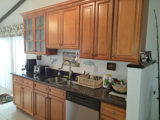Building Photo - 3506 SE Sandpiper Ct