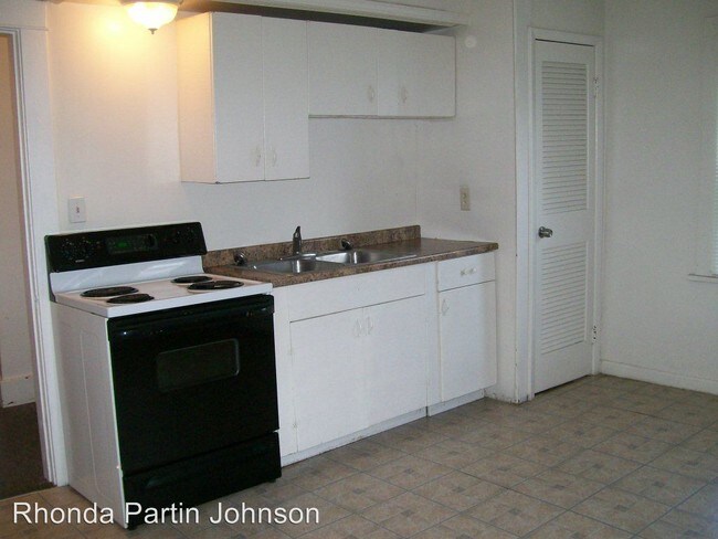 Building Photo - 49 Watervliet Ave