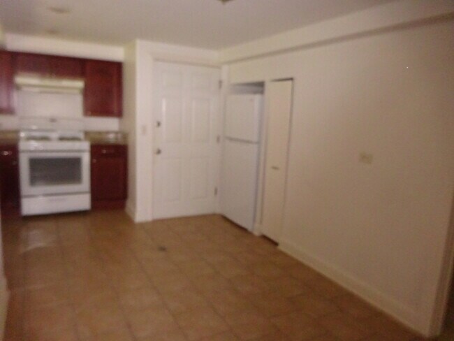 Foto del edificio - 5528 W Berteau Ave