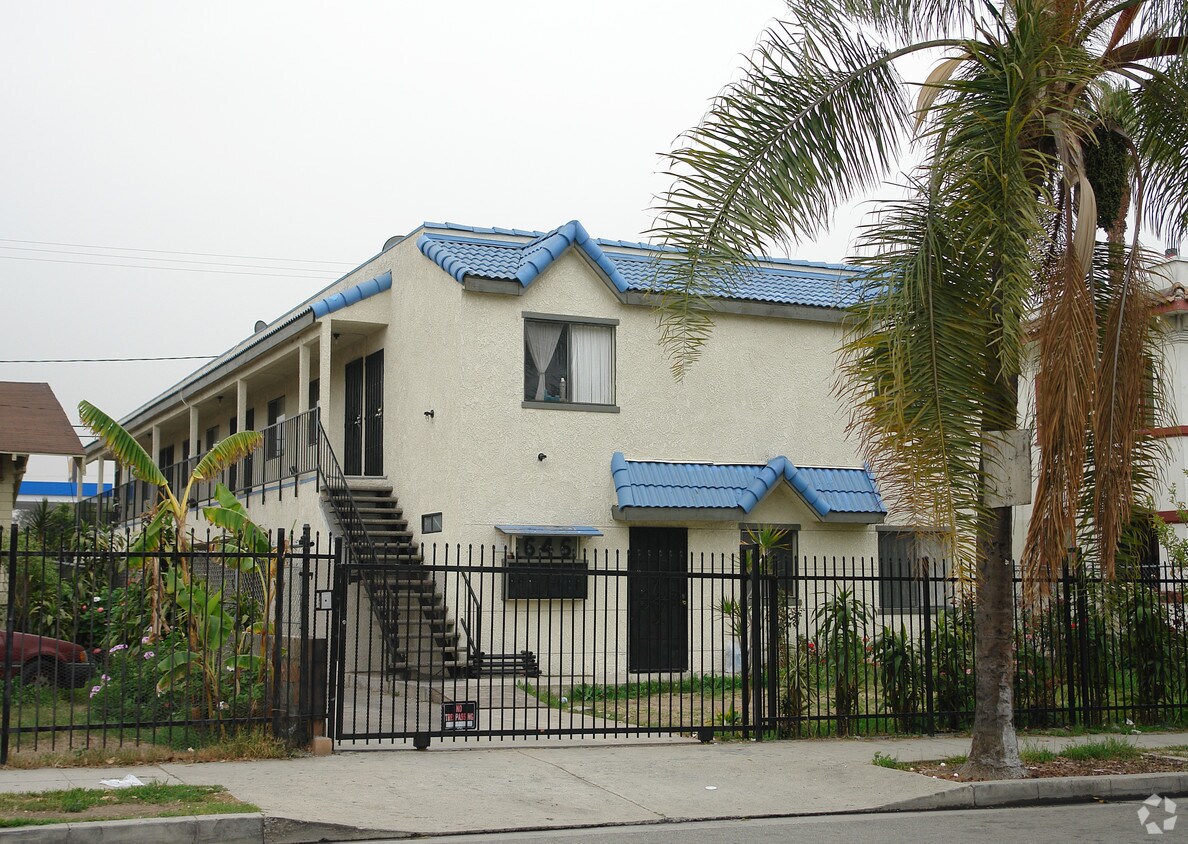 Primary Photo - 646 N New Hampshire Ave