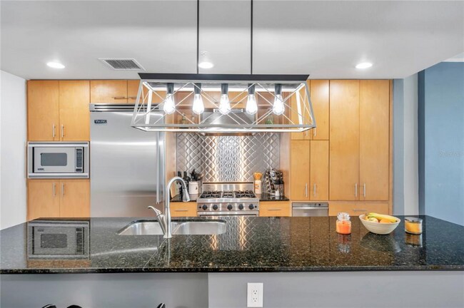 Foto del edificio - 1208 E Kennedy Blvd