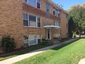 Building Photo - 7146 Riverside Dr