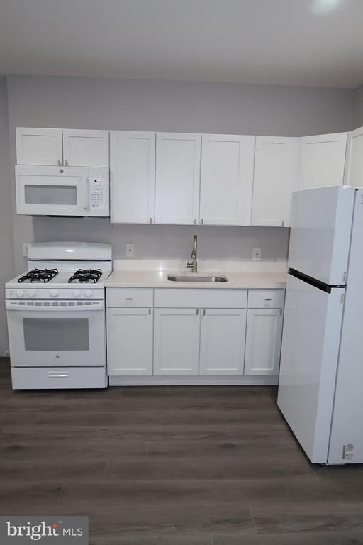 Foto del edificio - 2833 Brendan Ave