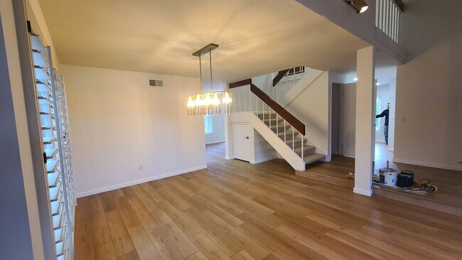 Building Photo - Amazing 4 Bedroom Home with Pool across fr...