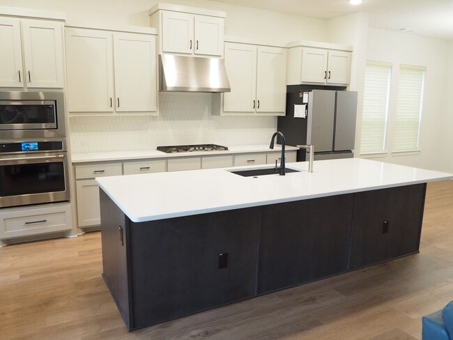 Foto del edificio - 2613 Rosewood Wy