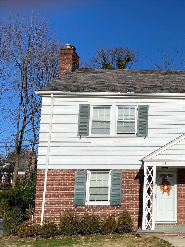 Primary Photo - 34 Bayview Ct