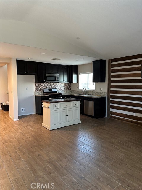Foto del edificio - 29334 Linden Pl