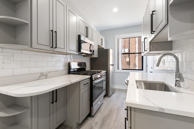 Foto del edificio - 7622 N Eastlake Terrace