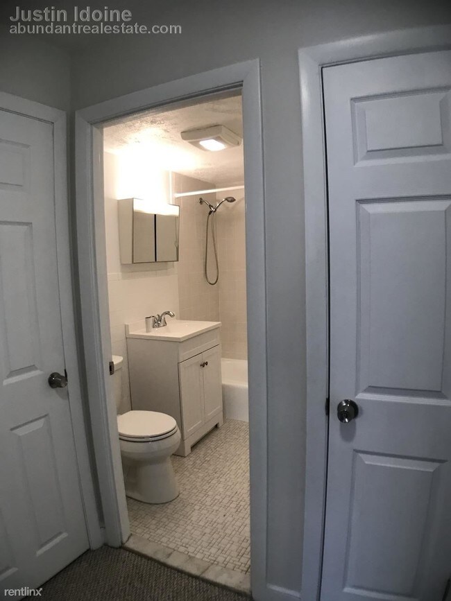 Building Photo - 1 br, 1 bath Apartment - 17 Winter St Apt 27