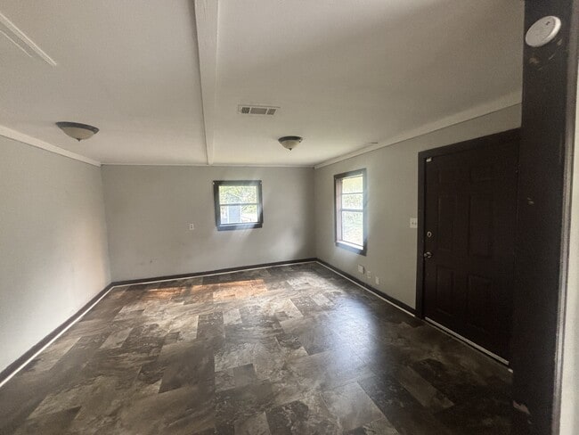 Building Photo - 301 College Ave