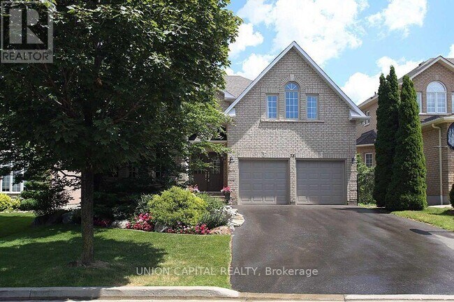 Building Photo - 75 Langtry Pl