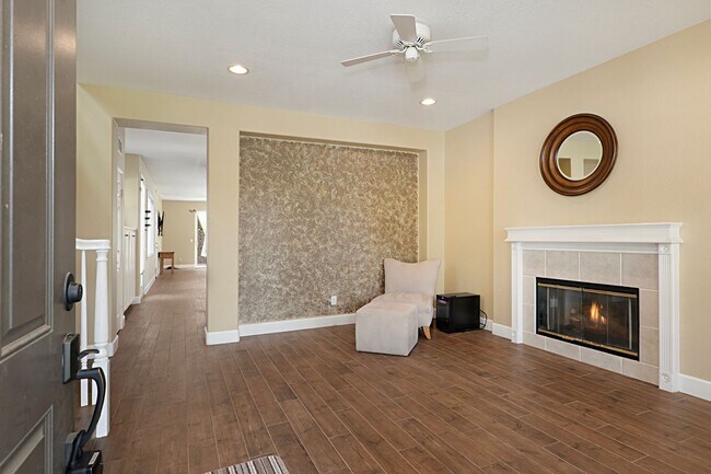 Building Photo - Single Family Home, Close to Pacific Rim E...