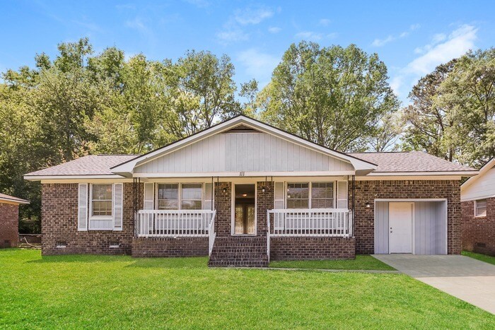 Primary Photo - Lovely Home in Ladson, SC!