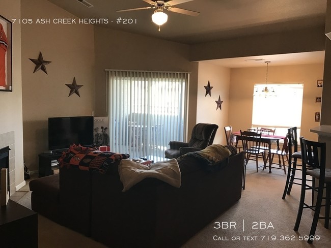 Building Photo - Absolutely charming! Private Gated Community.