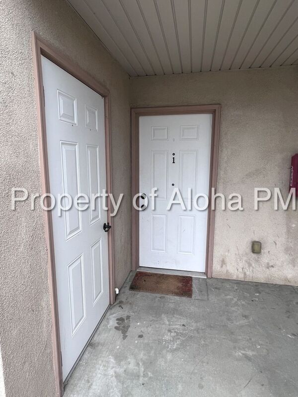 Foto del edificio - 1055 W Pine Ave