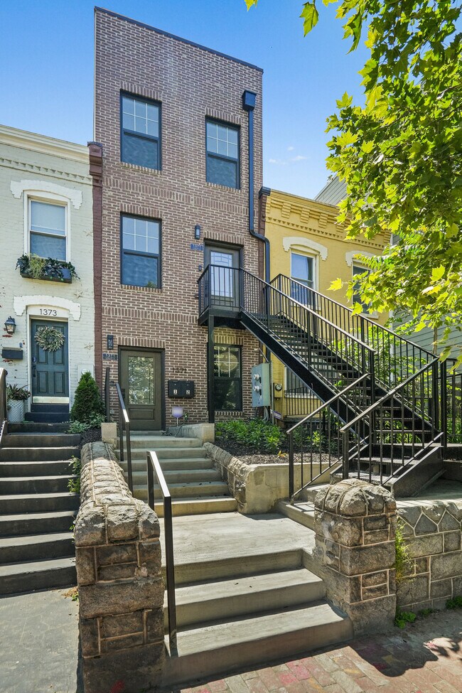 Building Photo - 1371 FLORIDA Ave NE