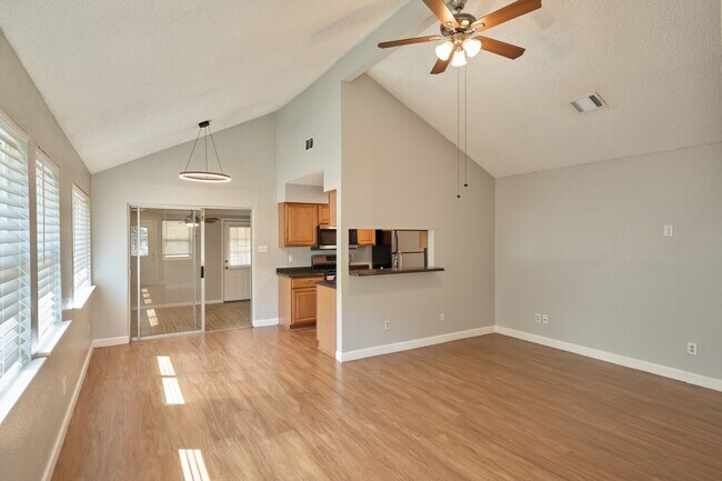 Building Photo - 16151 Barbarossa Dr