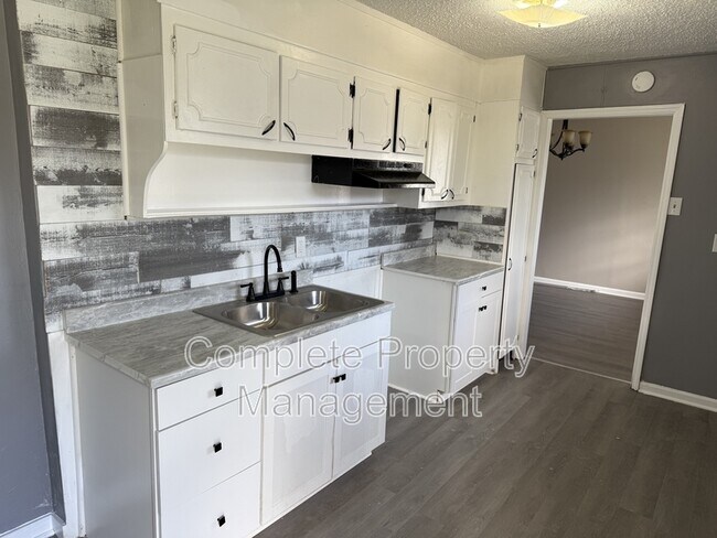 Building Photo - 508 Avenue Z