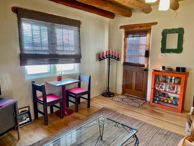 Building Photo - 706 Galisteo St