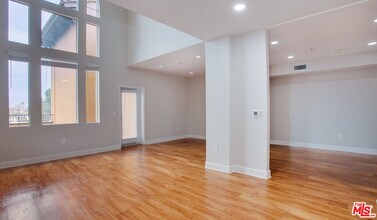 Building Photo - 340 Hauser Blvd