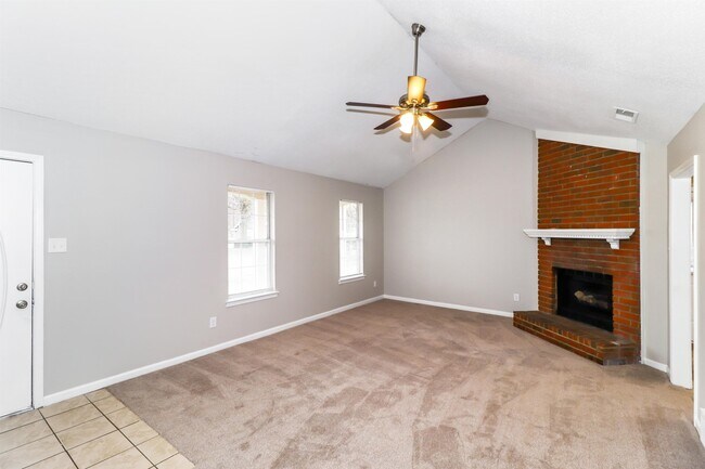 Foto del edificio - 6022 Cloverland Cove