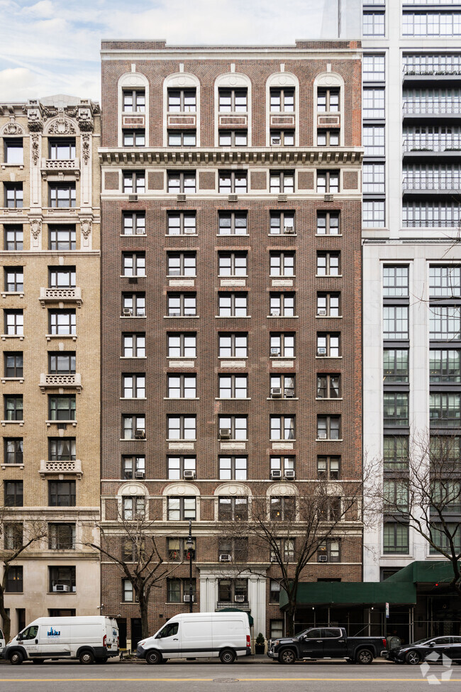 Building Photo - 64 E 86th St