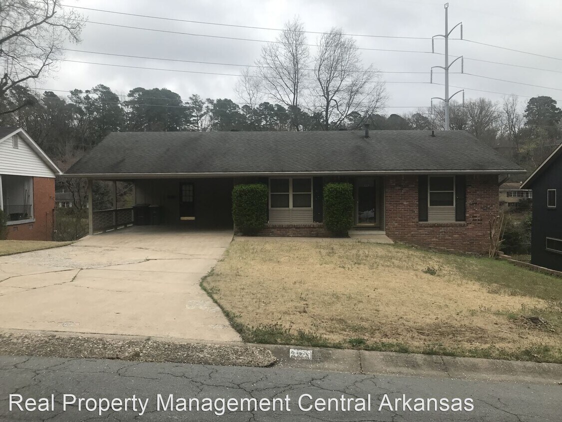 Primary Photo - 4 br, 2 bath House - 323 Auburn Dr.