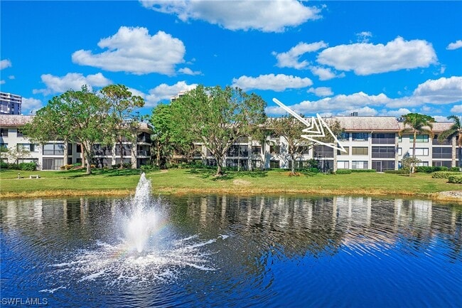 Foto del edificio - 5970 Pelican Bay Blvd