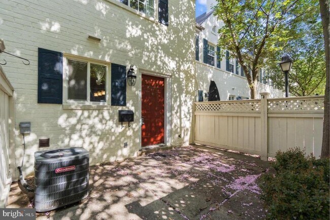 Foto del edificio - 5272 Maris Ave