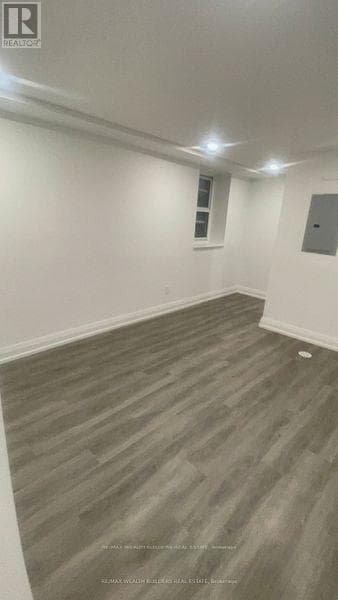 Building Photo - 217 Jarvis St