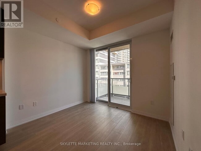 Building Photo - 25 Holly St