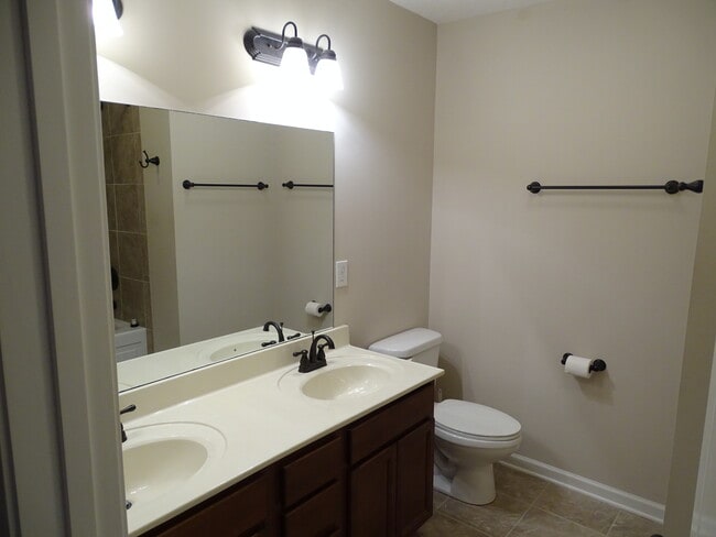 Building Photo - Great home for rent in West Knoxville