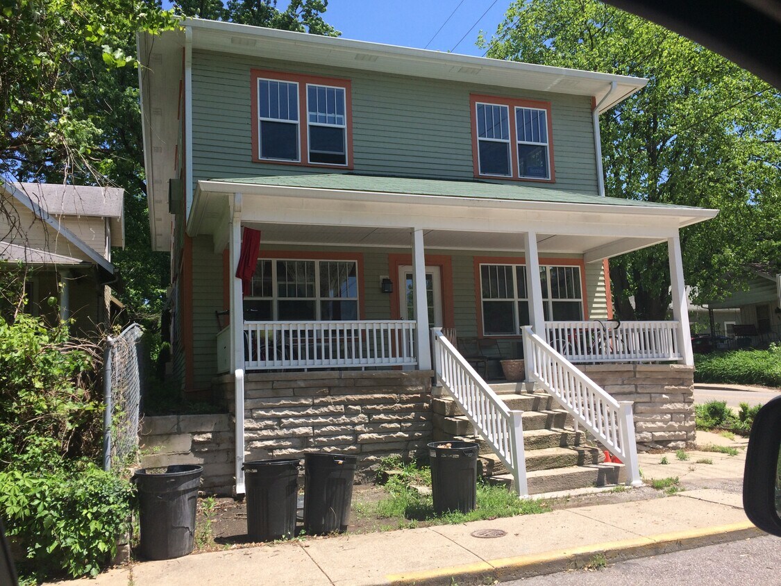 Otro - 1429 S Washington St