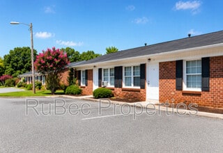 Building Photo - 458 S Weldon St