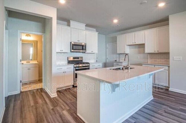 Foto del edificio - 105 Silver Fir Ln