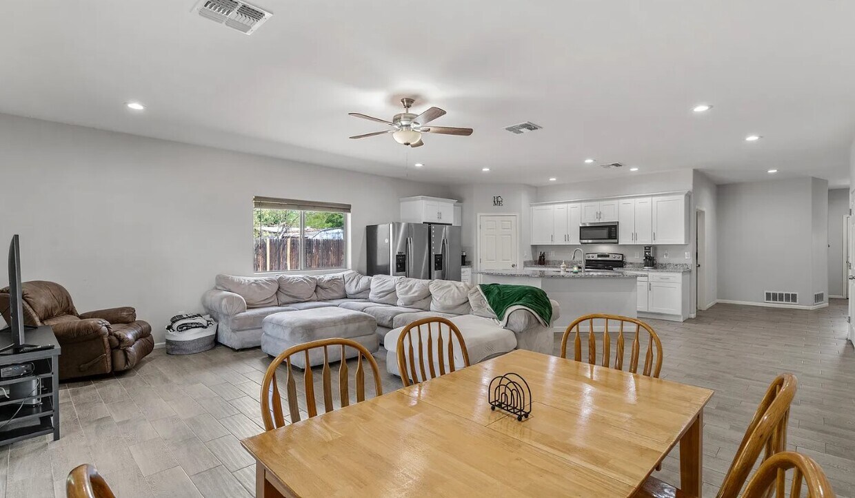 Foto principal - 1941 E Greenlee Rd