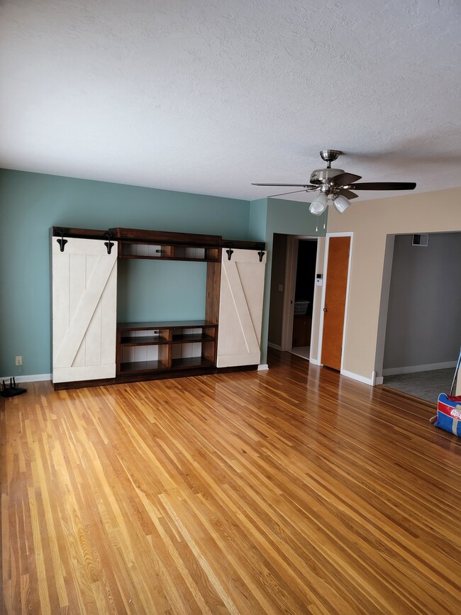 Sala de estar - 821 4th Ave SE