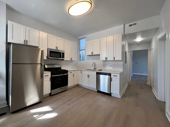Building Photo - 2855 W Belmont Ave