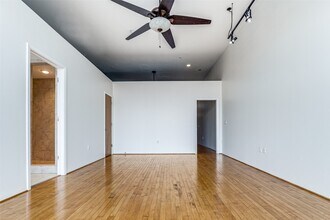 Building Photo - 1312 Live Oak St