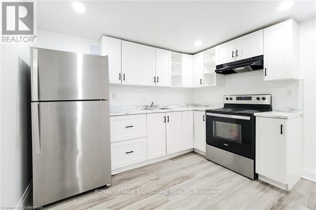 Photo du bâtiment - 265 W 19th St