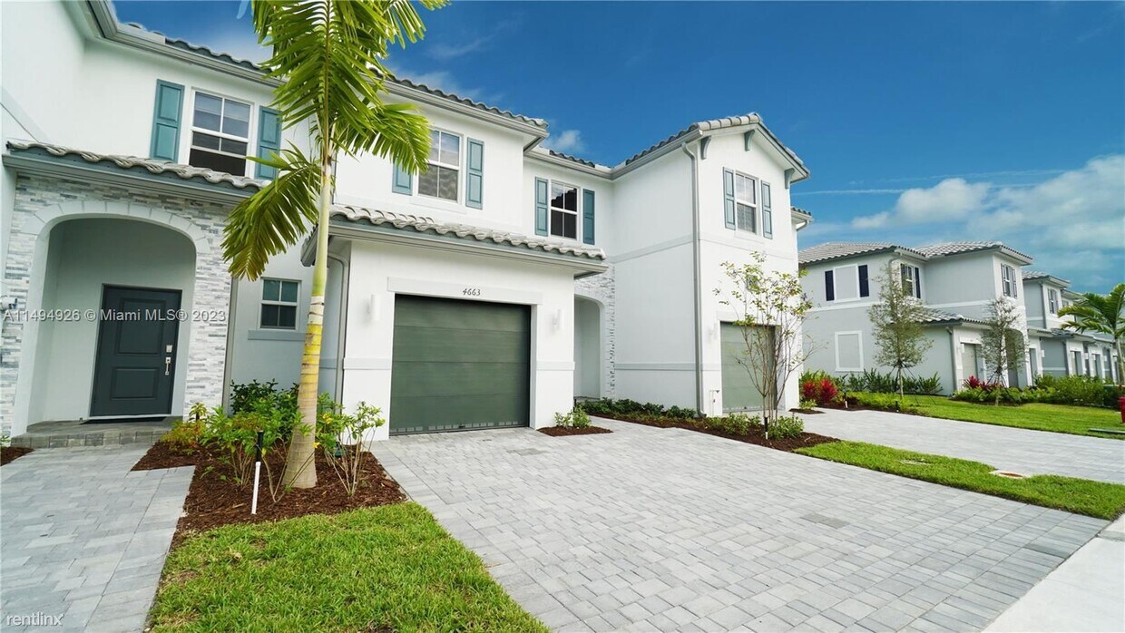 Primary Photo - 3 br, 2.5 bath Townhome - 4663 NW 118th Ave