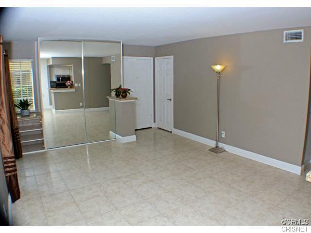Building Photo - 4201 Las Virgenes Rd