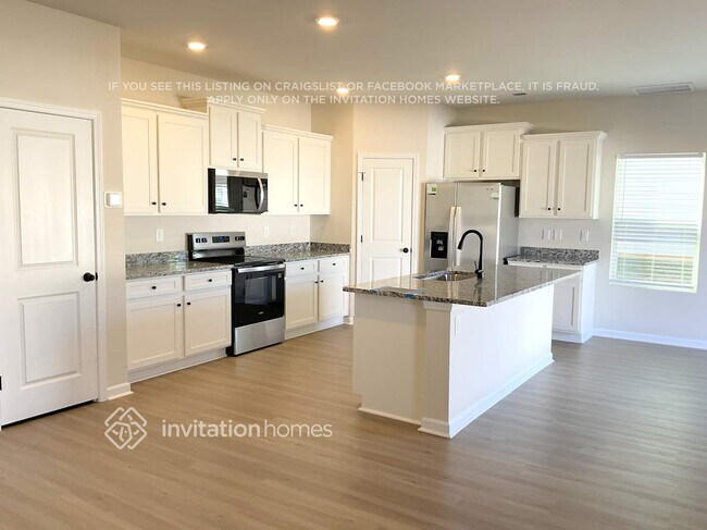 Foto del edificio - 3326 Strong Box Lane