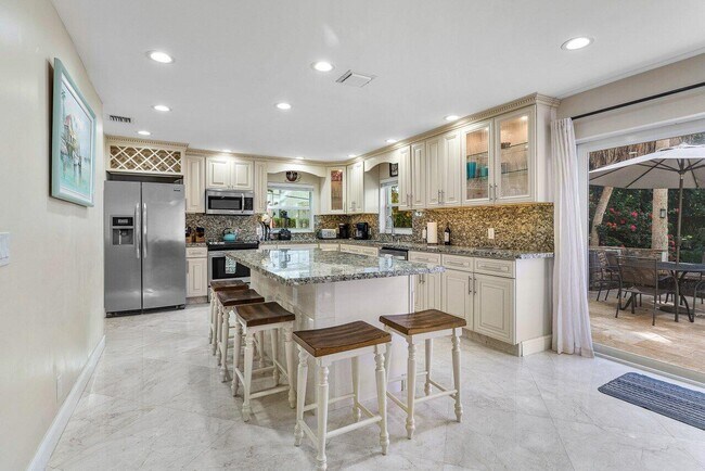 Foto del edificio - 6306 N Ocean Blvd