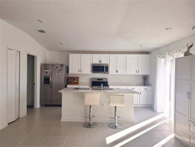 Building Photo - 2506 McKinley Dr