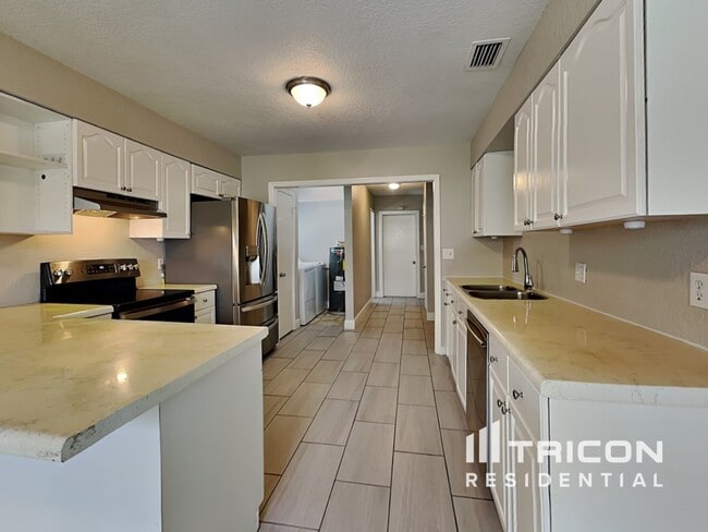Foto del edificio - 1231 W 9th St