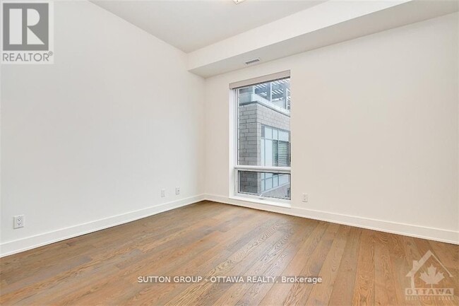Building Photo - 428 Sparks St.