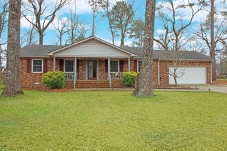 Building Photo - 303 Dobbs Dr SE