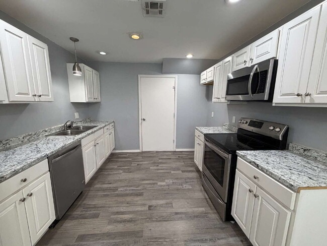 Photo - 3-Bedroom, 2 Full Baths in Del City Apartment